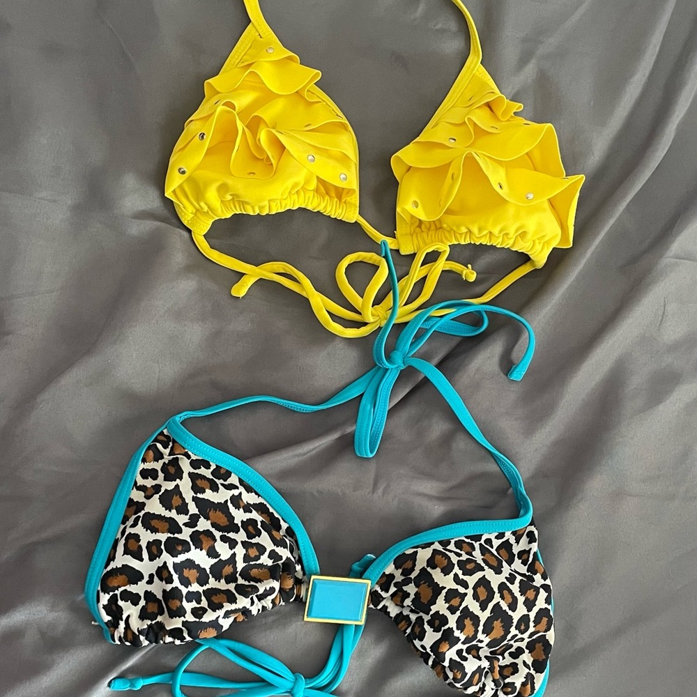Bundle deals/ 2 bikinis